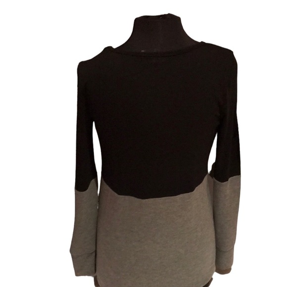 Crosby black and gray Long  sleeves Sweater size Small - Picture 3 of 4